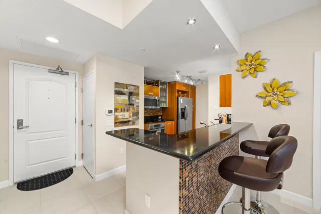The Whitney Unit 628 photo 12