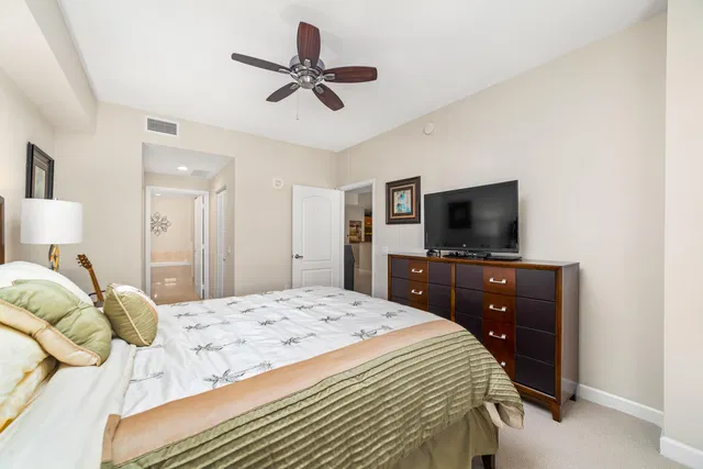 The Whitney Unit 628 photo 16