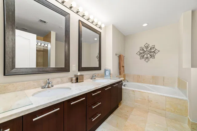 The Whitney Unit 628 photo 18