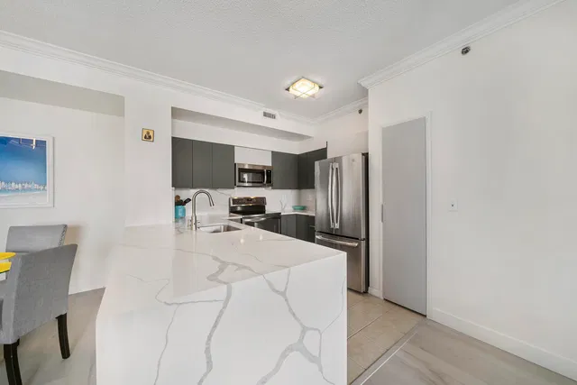 The Montecito Unit 1110 photo 11