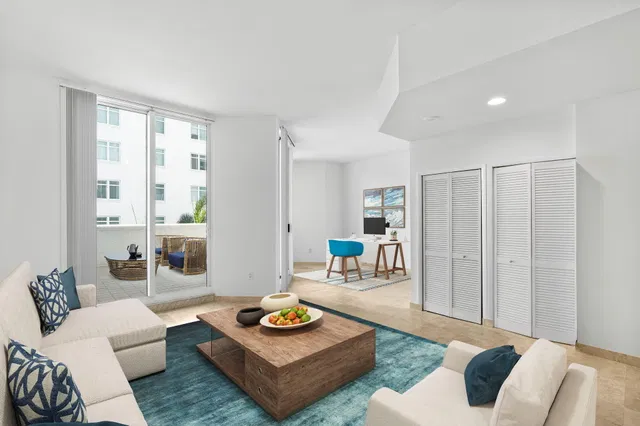 The Strand Unit 306 photo 14