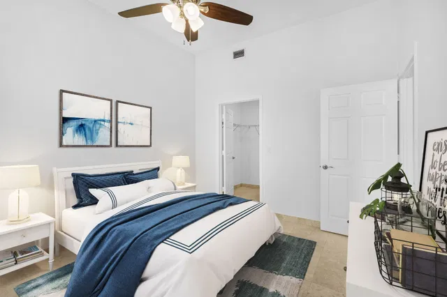 The Strand Unit 306 photo 29