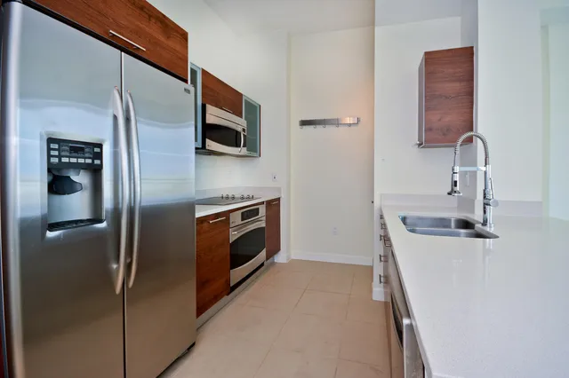 City Palms Unit 925 photo 4