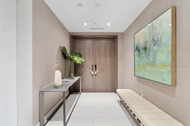 Bristol Palm Beach Unit 1403 photo 4