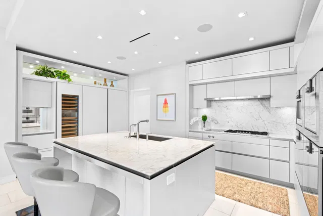 Bristol Palm Beach Unit 1403 photo 8