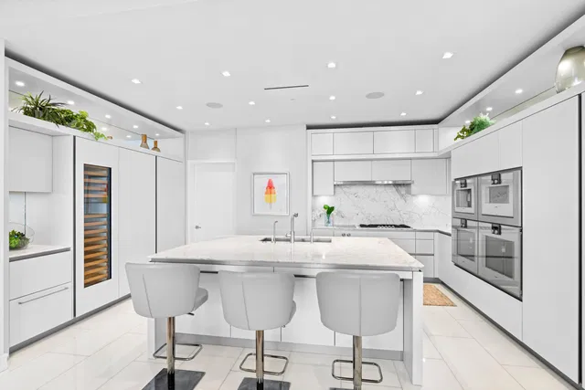 Bristol Palm Beach Unit 1403 photo 10