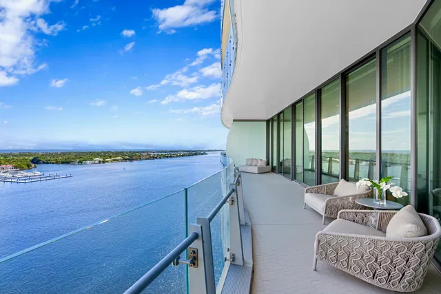 Bristol Palm Beach Unit 1403 photo 18