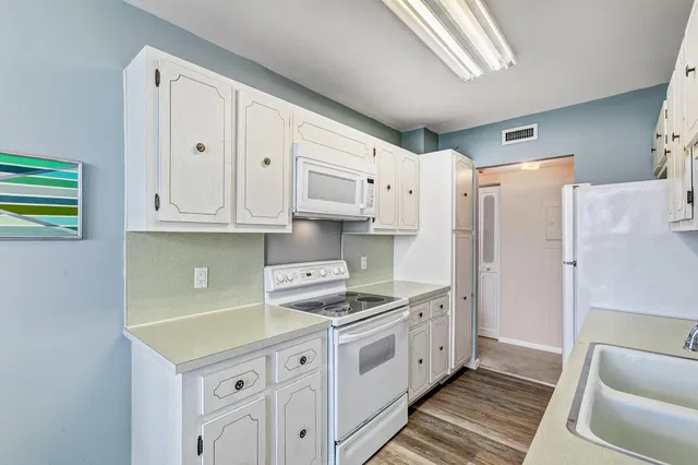 1701 S Flagler Unit 707 photo 11