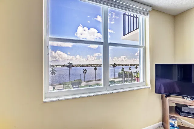 1701 S Flagler Unit 707 photo 15
