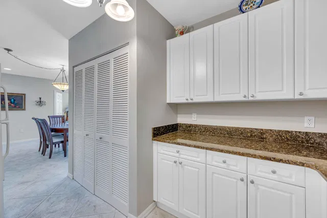 The Strand Unit 307 photo 18