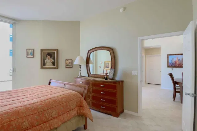 The Strand Unit 307 photo 20