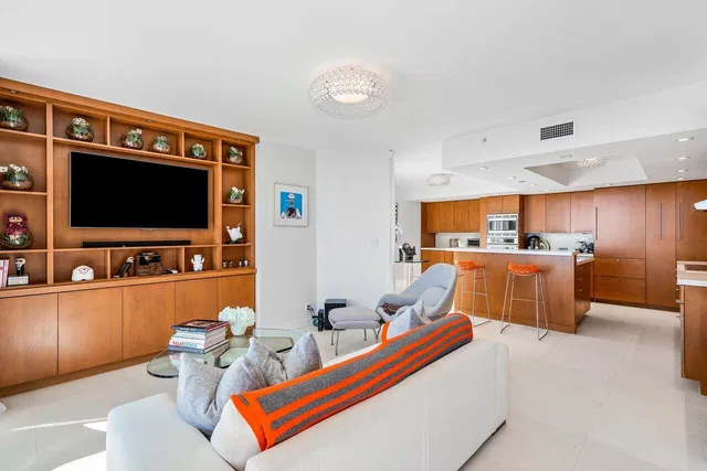 The Plaza of The Palm Beaches Unit 8h photo 5