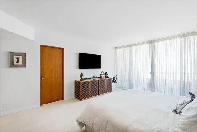 The Plaza of The Palm Beaches Unit 8h photo 10