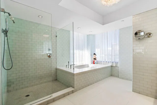 The Plaza of The Palm Beaches Unit 8h photo 11