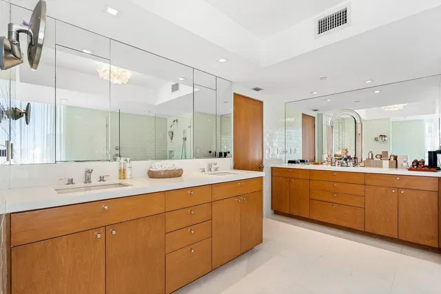 The Plaza of The Palm Beaches Unit 8h photo 12