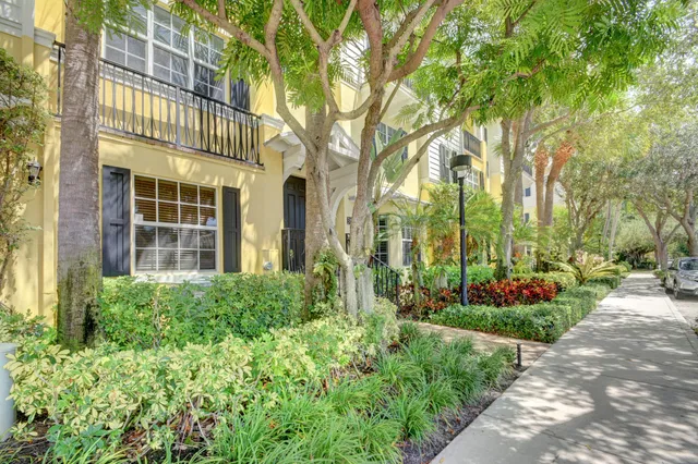 Magnolia Court Residence photo 8