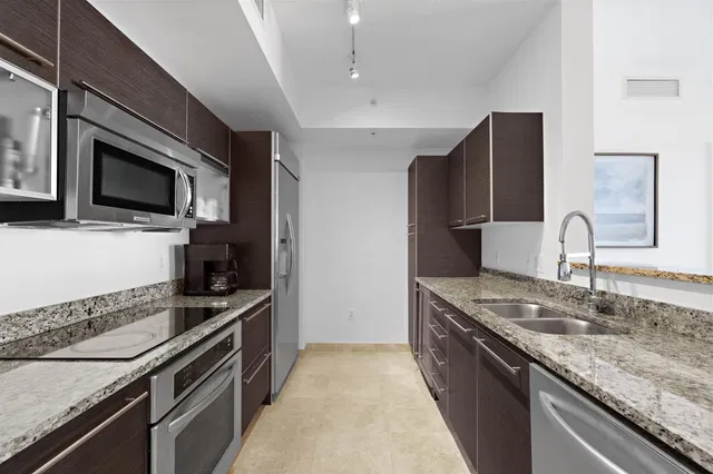 CityPlace South Tower Unit 1515 photo 9