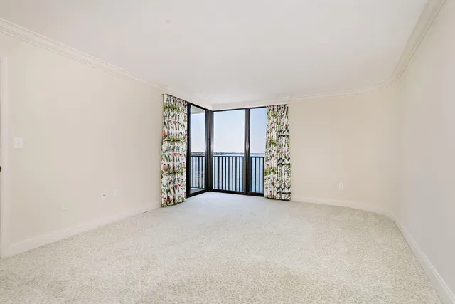 Trianon Unit 505 photo 9