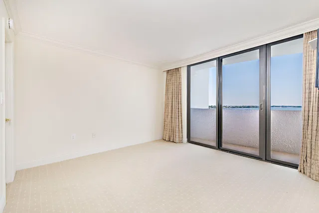 Trianon Unit 505 photo 11