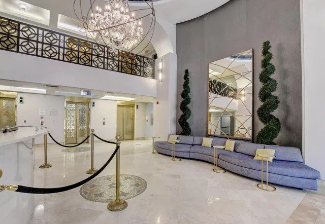 The Strand Unit 1206 photo 6