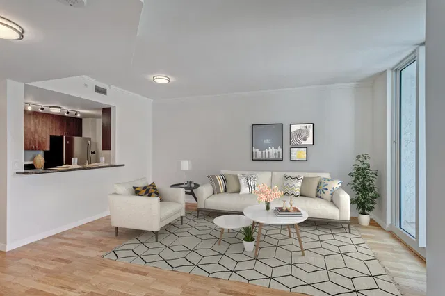 The Strand Unit 1206 photo 14