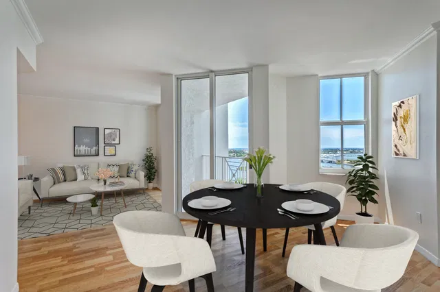 The Strand Unit 1206 photo 18
