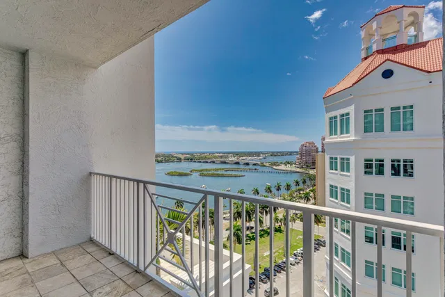The Strand Unit 1206 photo 23