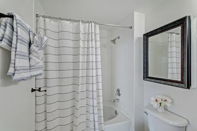 The Strand Unit 1206 photo 27