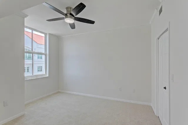 The Strand Unit 1206 photo 29