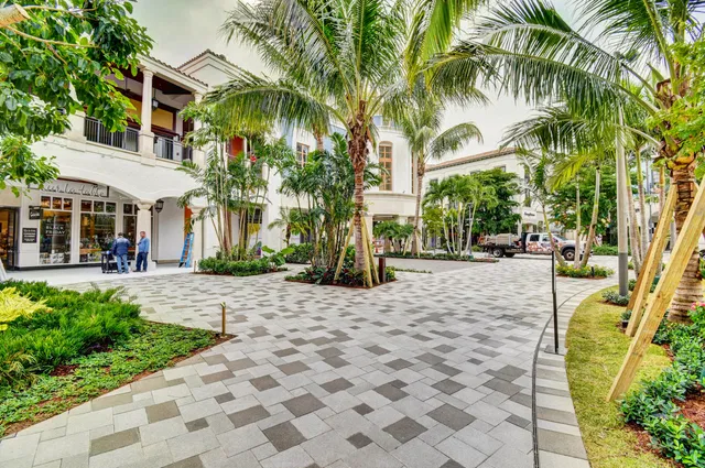 The Strand Unit 1206 photo 47
