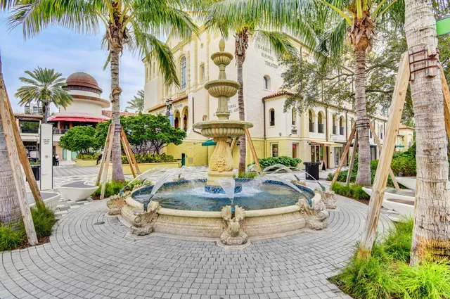 The Strand Unit 1206 photo 48