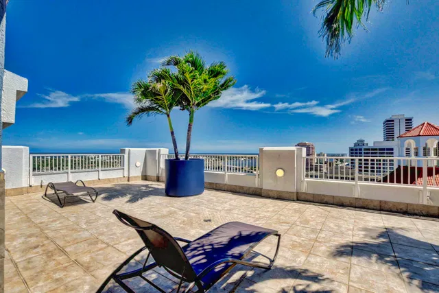 The Strand Unit 1206 photo 51