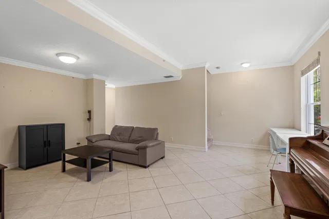 Residence photo 5
