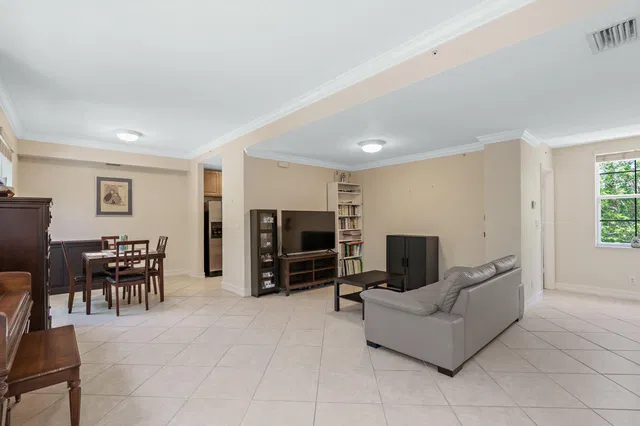 Residence photo 9