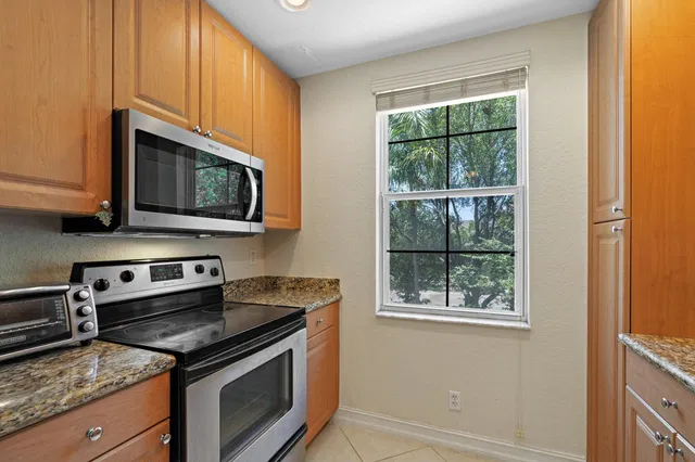 Residence photo 12