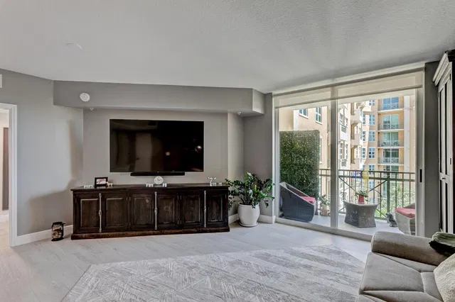 The Metropolitan Unit 503 photo 6