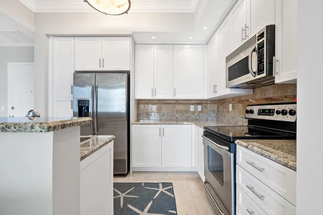One City Plaza Unit 1008 photo 3