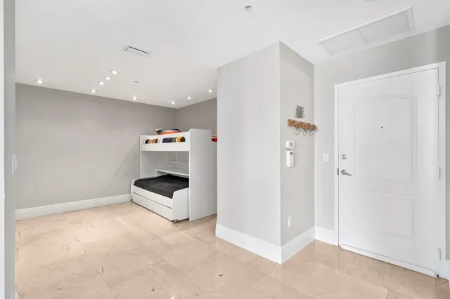 One City Plaza Unit 1008 photo 6