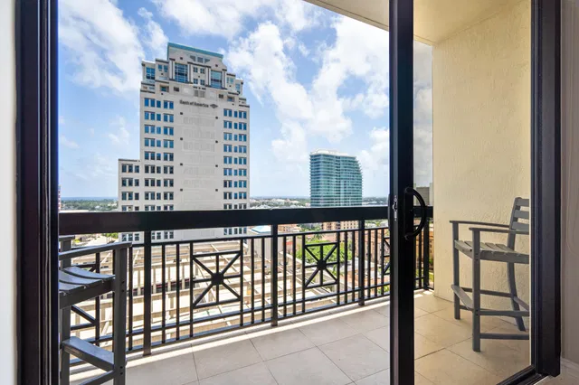 One City Plaza Unit 1008 photo 9