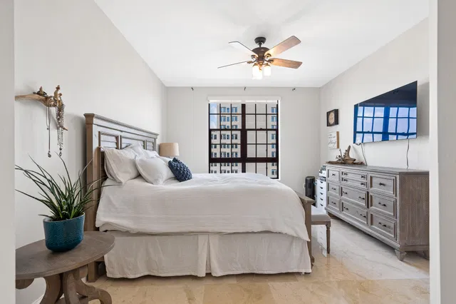One City Plaza Unit 1008 photo 11