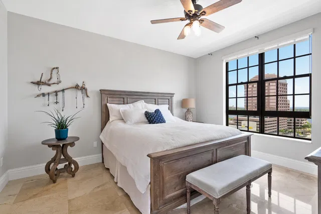 One City Plaza Unit 1008 photo 17