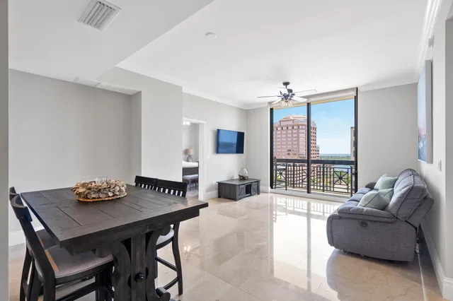 One City Plaza Unit 1008 photo 19