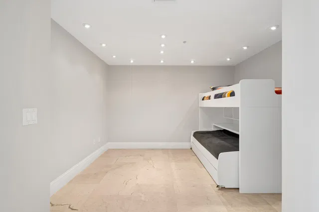One City Plaza Unit 1008 photo 24