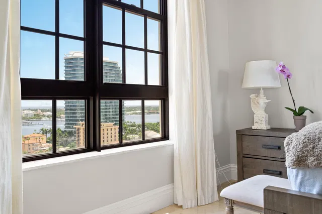 One City Plaza Unit 1008 photo 32