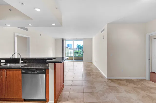 The Metropolitan Unit 309 photo 13