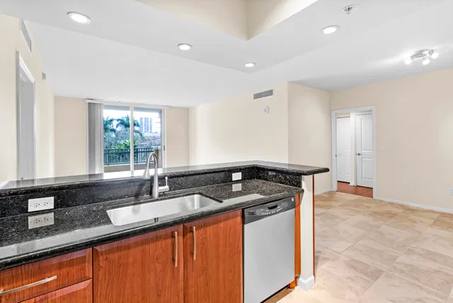 The Metropolitan Unit 309 photo 21