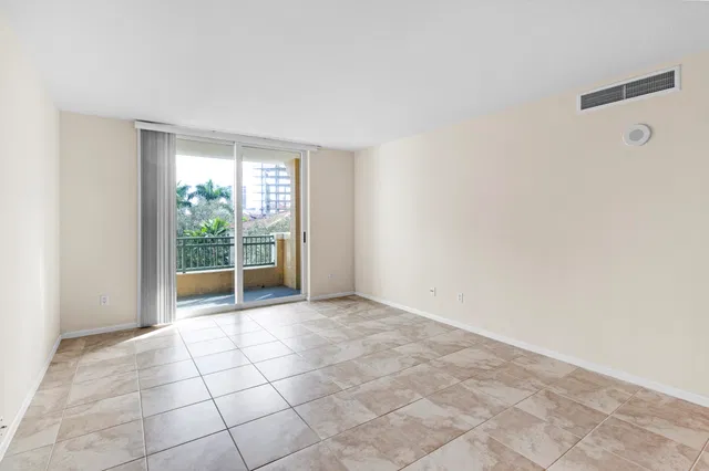 The Metropolitan Unit 309 photo 23