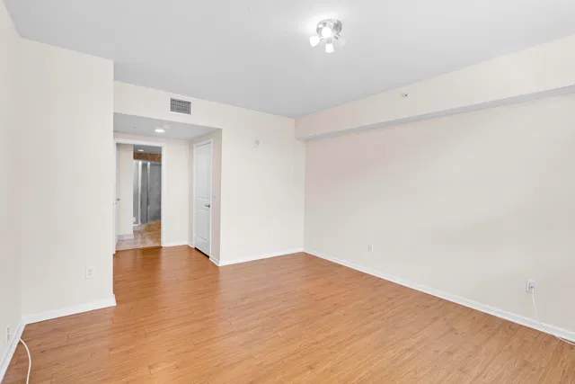 The Metropolitan Unit 309 photo 38