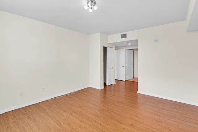 The Metropolitan Unit 309 photo 41
