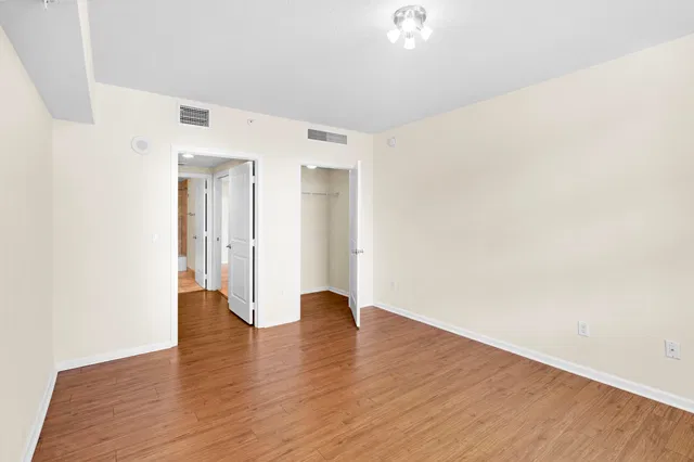 The Metropolitan Unit 309 photo 51